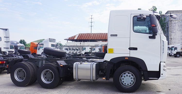 howo A7 tractor